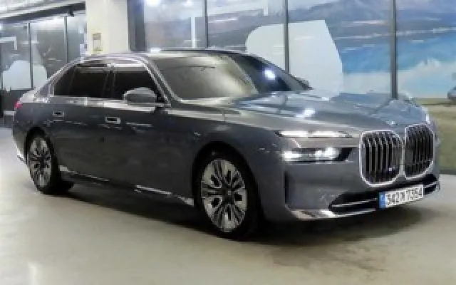 인천중고차판매 7시리즈 (G70) 740i sDrive 디자인퓨어 엑셀런스 매물 사진 4 - 2023/01 71,317km