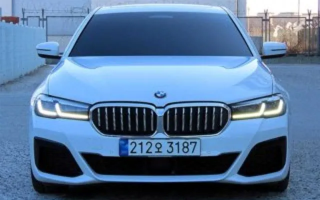 인천중고차판매 5시리즈 (G30) 520i M 스포츠 매물 사진 5 - 2022/03 111,740km